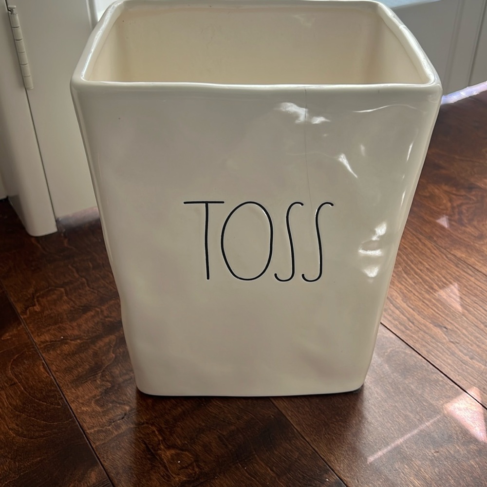 Rae Dunn TOSS trash/waste bin